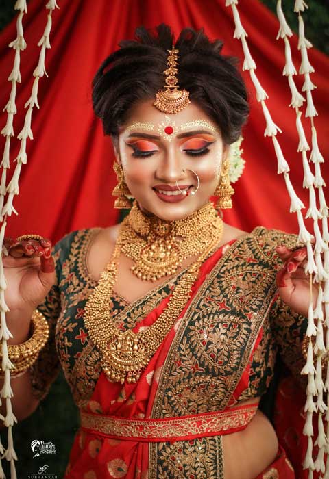 Simple Bengali Bride’s Makeup for a Beautiful Look